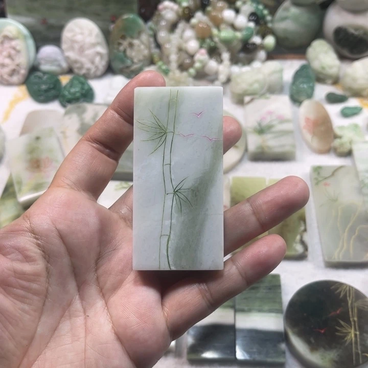 独山玉未镶嵌颈饰