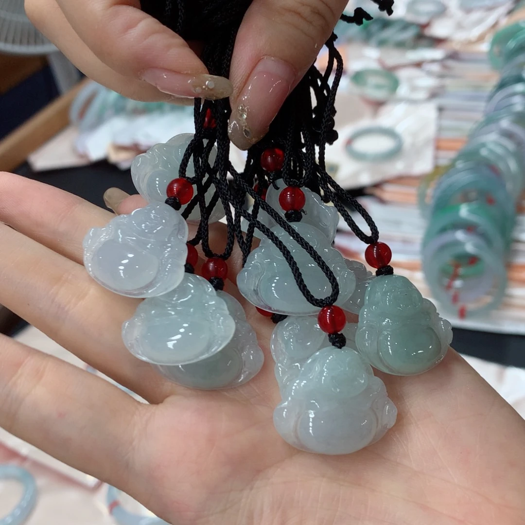 翡翠未镶嵌颈饰多样性法1