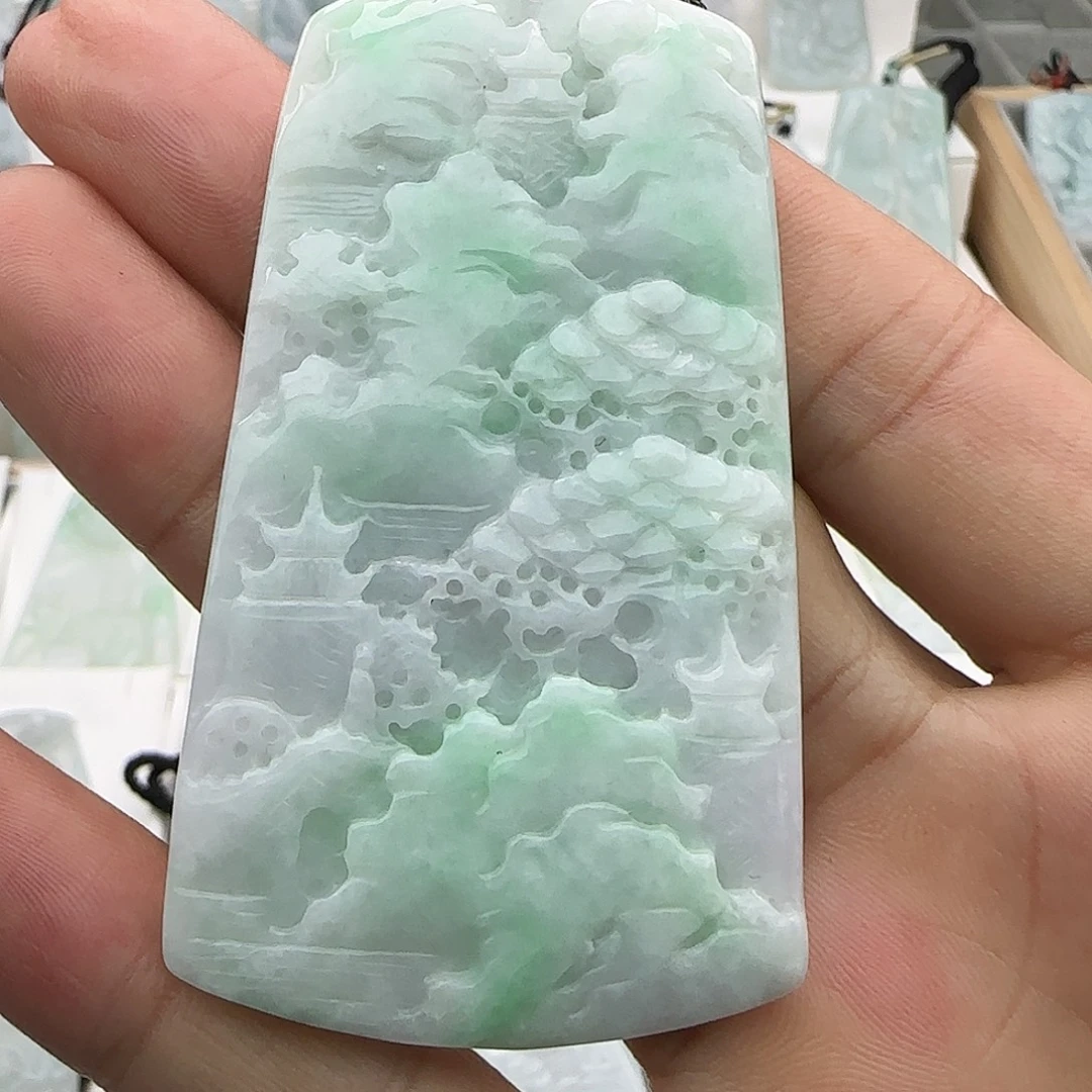 用***0翡翠未镶嵌颈饰翡翠
