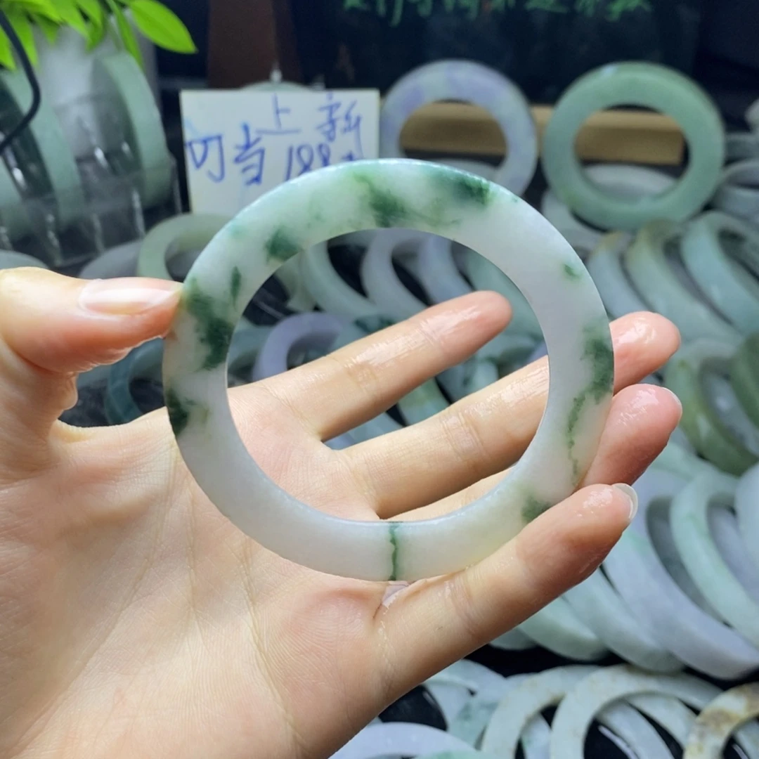 吹***风未镶嵌手镯定制翡翠