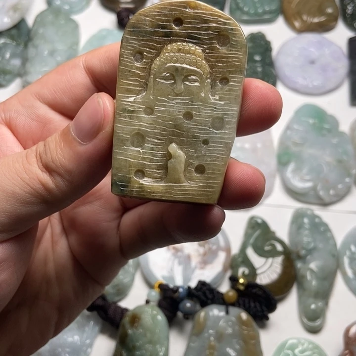 翡翠未镶嵌颈饰求佛问道62