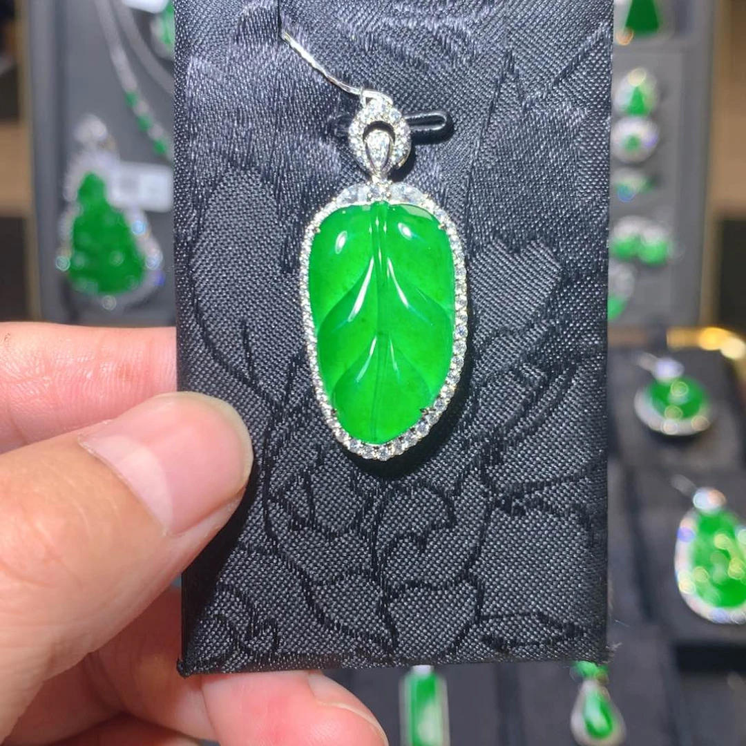 吊坠(不含链)18K金镶嵌翡翠叶子