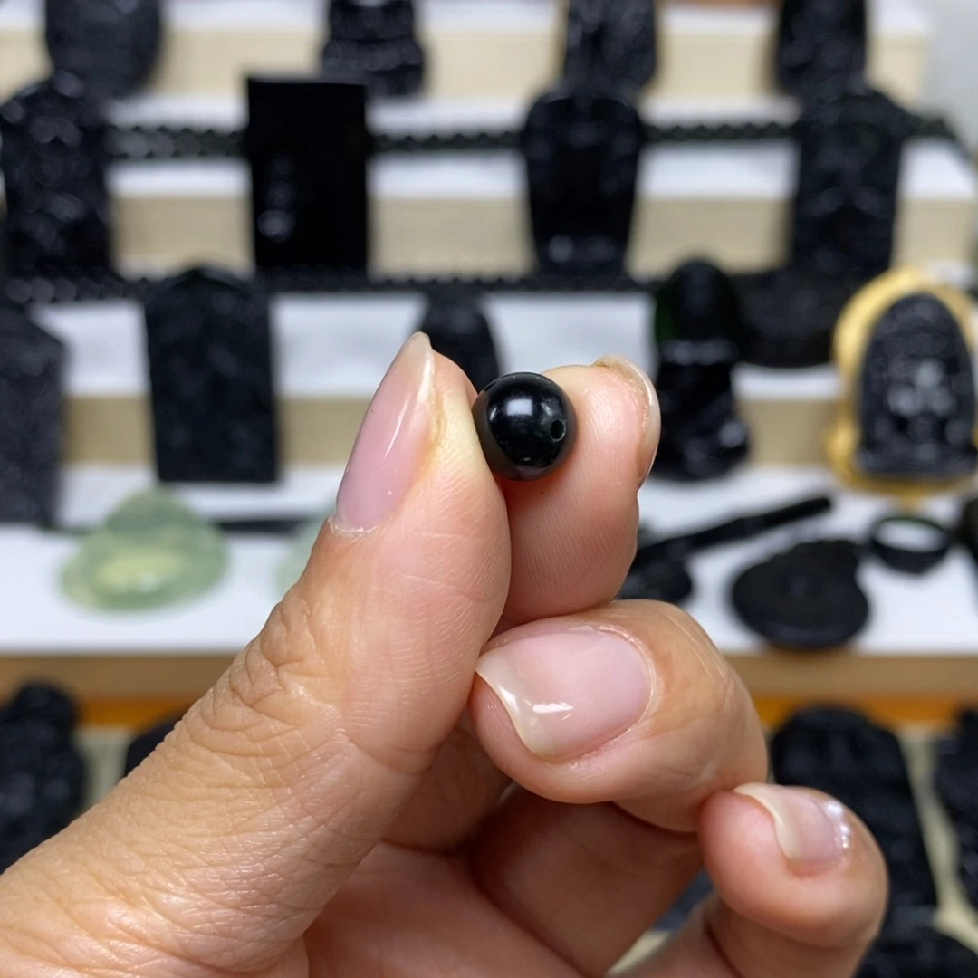 蛇纹石玉未镶嵌吊坠路*