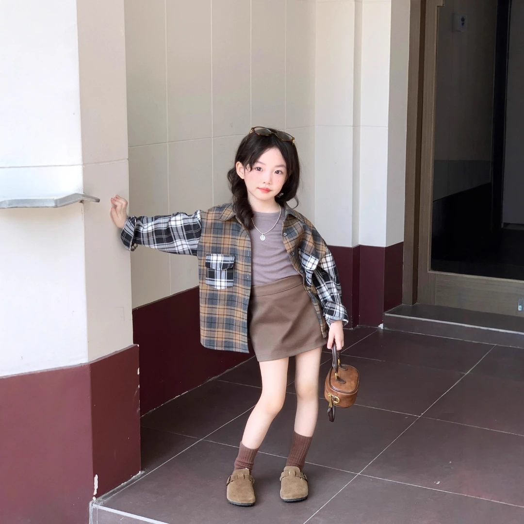 小思家女童2025秋季设计感小众复古拼接格子衬衫纯色半身裙套装
