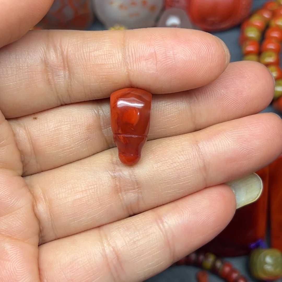 陈***信南红玛瑙未镶嵌配饰