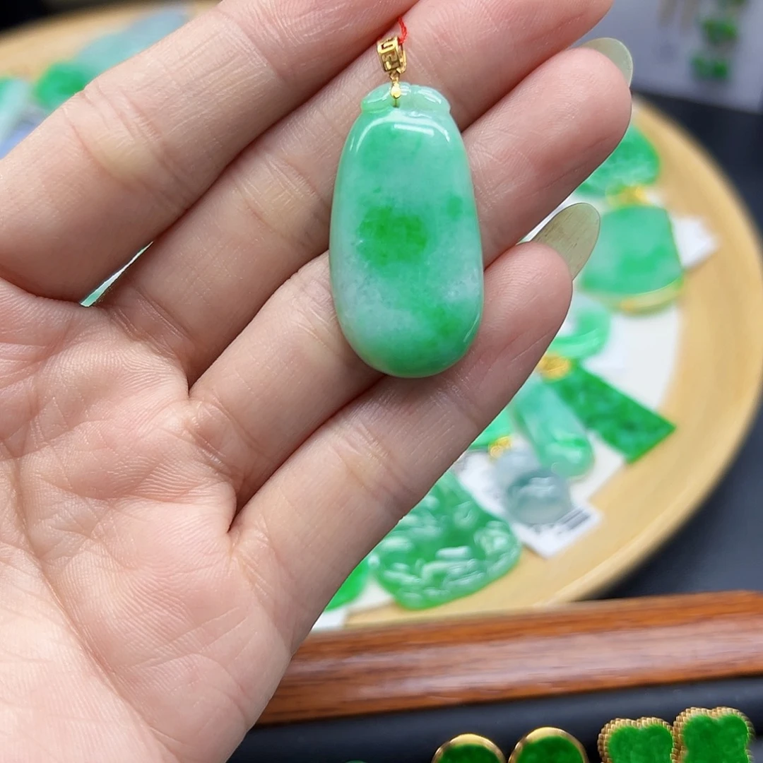 翡翠颈饰18K金镶嵌天然缅料A货一件