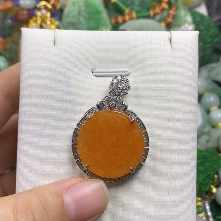 翡翠未镶嵌吊坠(赠链)