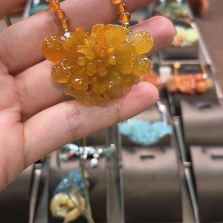 蛇纹石玉吊坠(赠链)未镶嵌