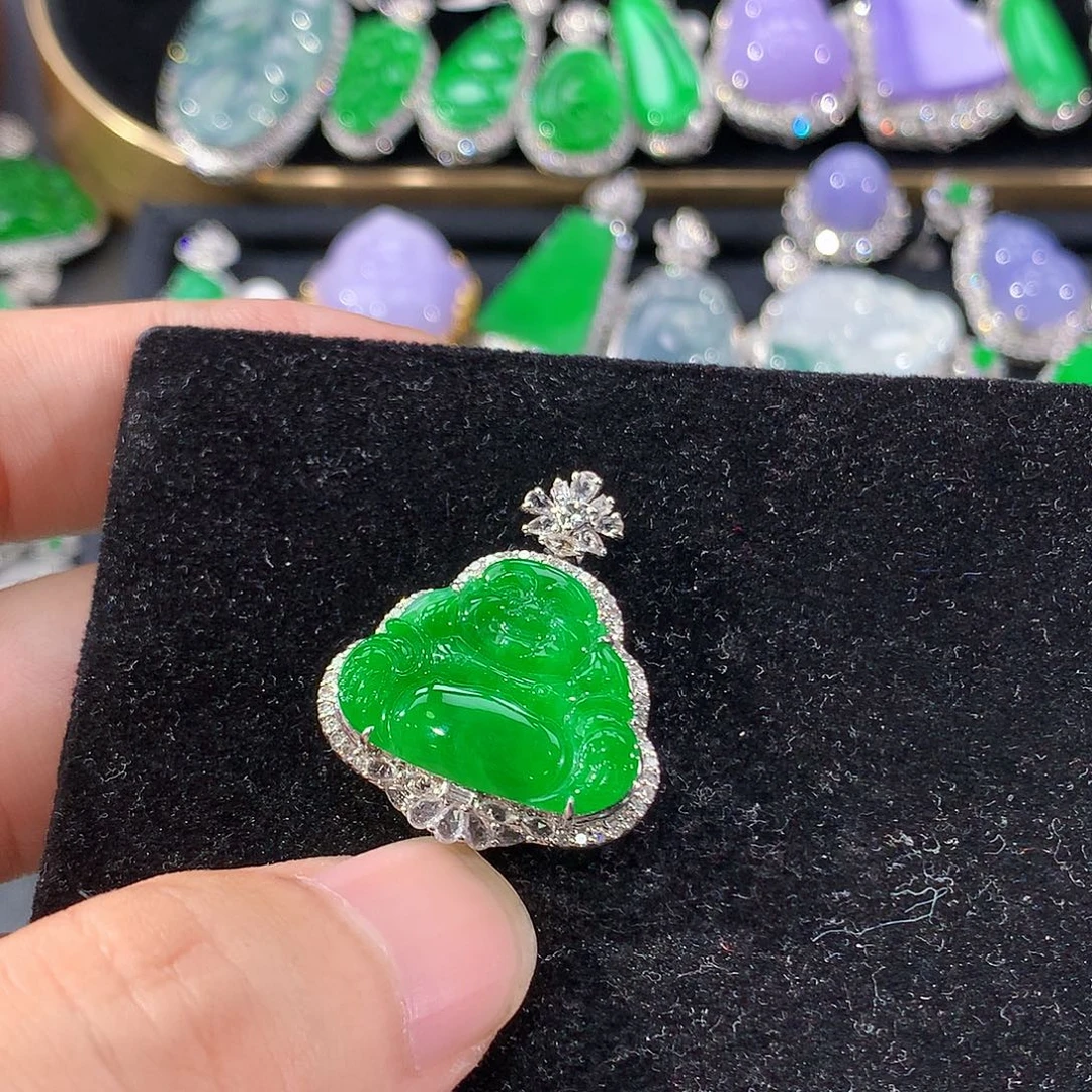 翡翠18K金镶嵌颈饰