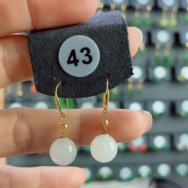 和田玉18K金镶嵌耳饰