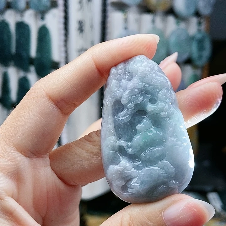 颈饰足铂镶嵌翡翠翡翠