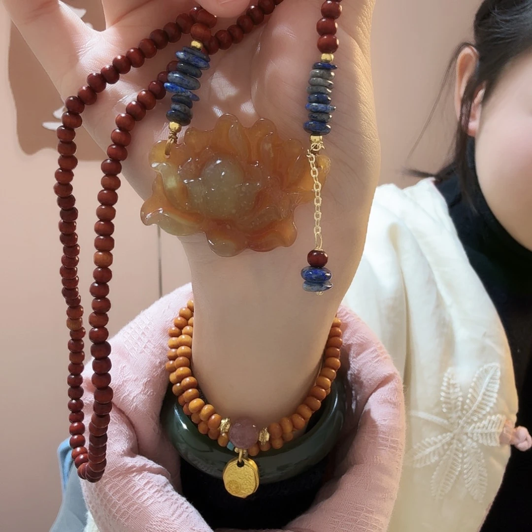 蛇纹石玉未镶嵌颈饰