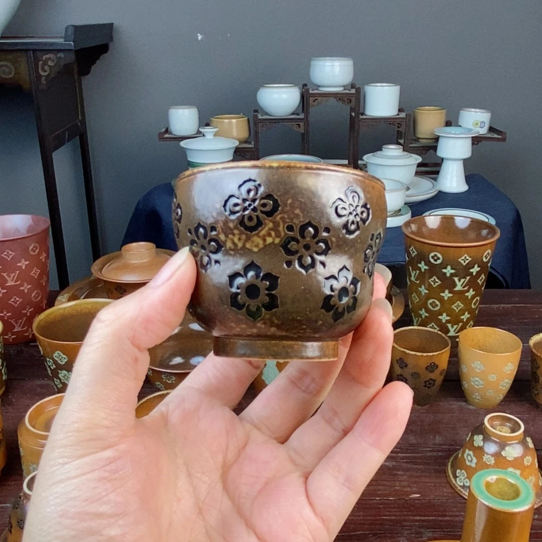 朱砂胎草木灰宝相花纹 铃铛杯