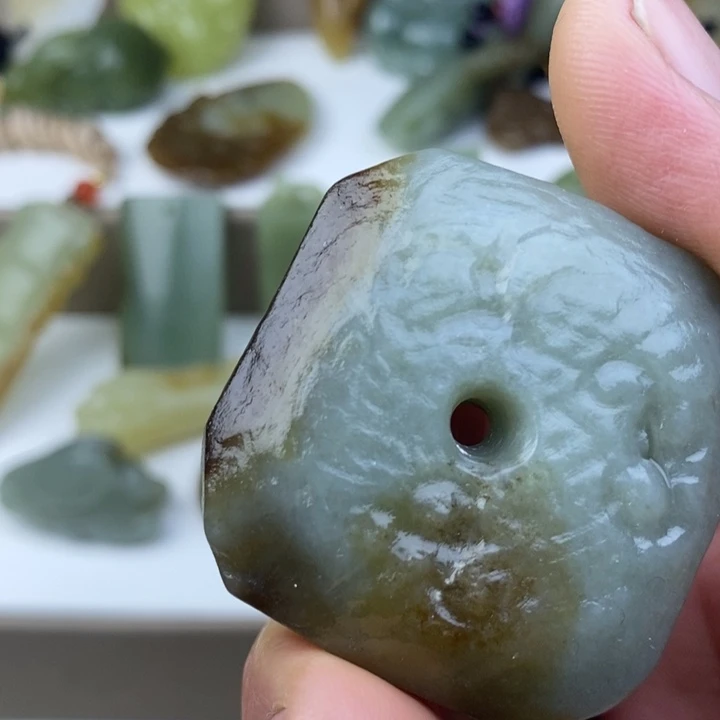 和田玉（糖玉）未镶嵌颈饰
