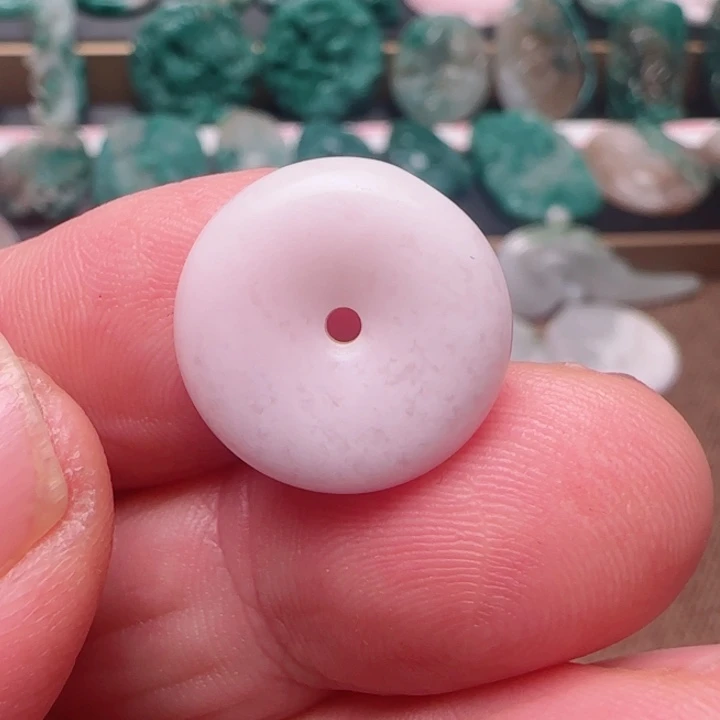 独山玉未镶嵌颈饰