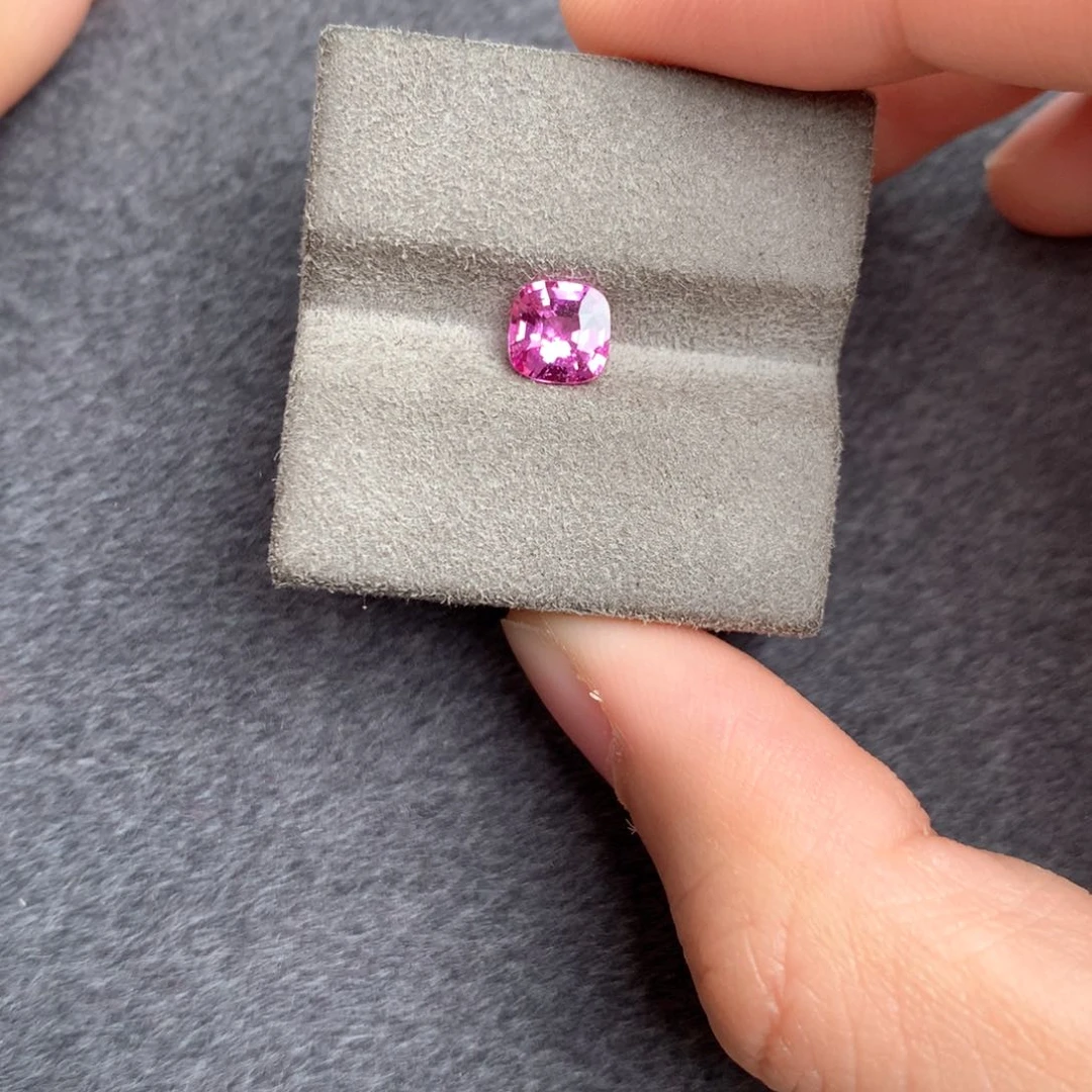 裸石蓝宝石1.04ct无烧粉蓝宝