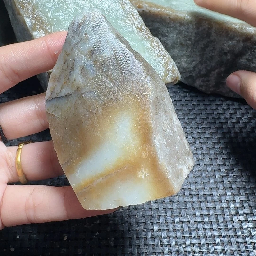 和田玉（糖玉）未镶嵌颈饰