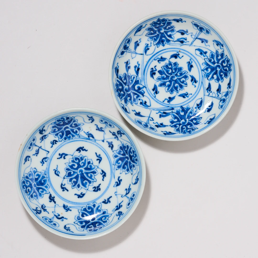 5457清晚期·青花缠枝莲纹小盘两只【古董拍卖】