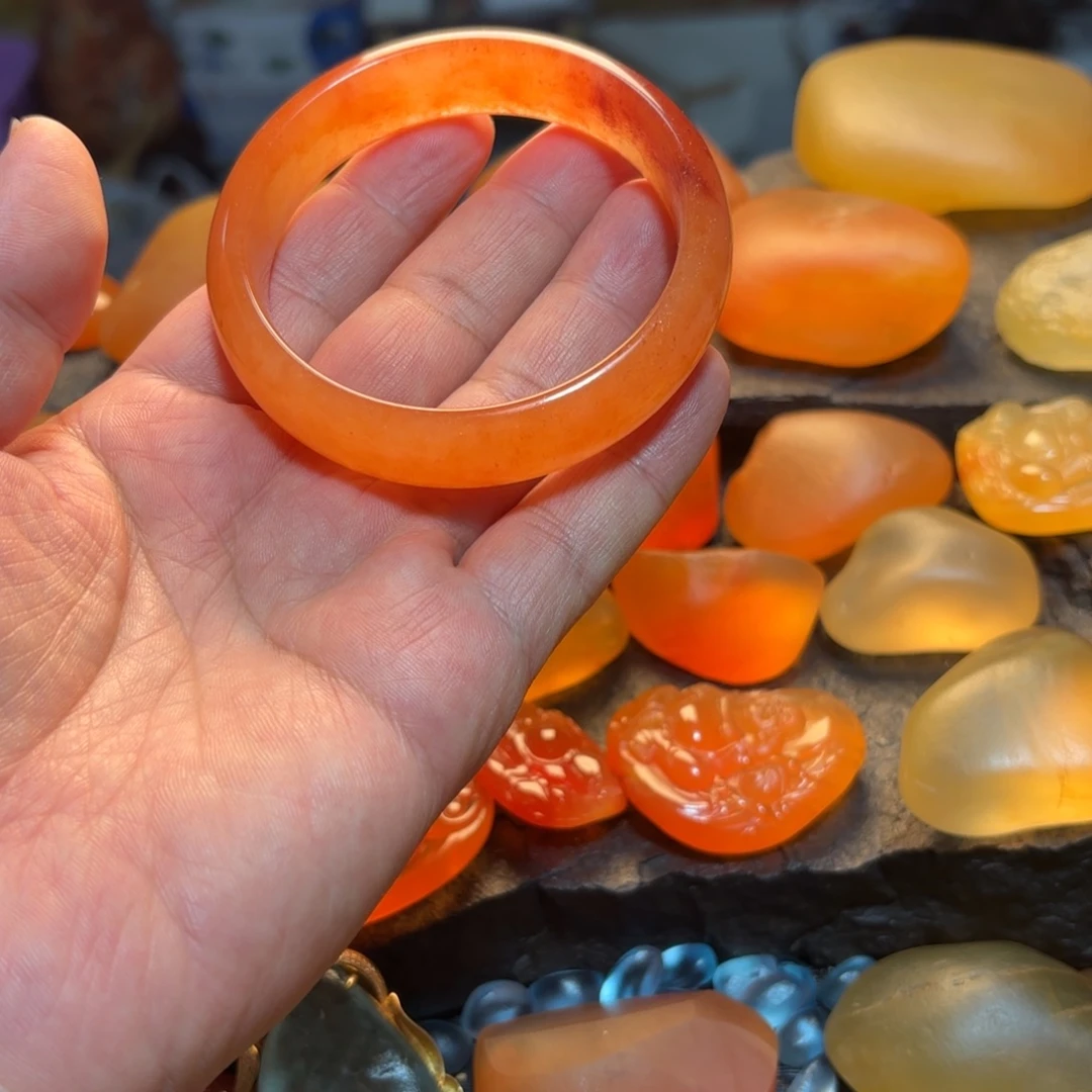 请***师石英岩玉未镶嵌手镯