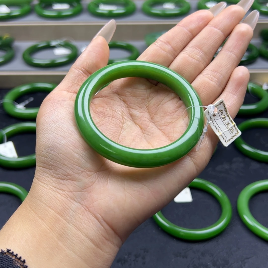 和田玉（碧玉）未镶嵌手镯