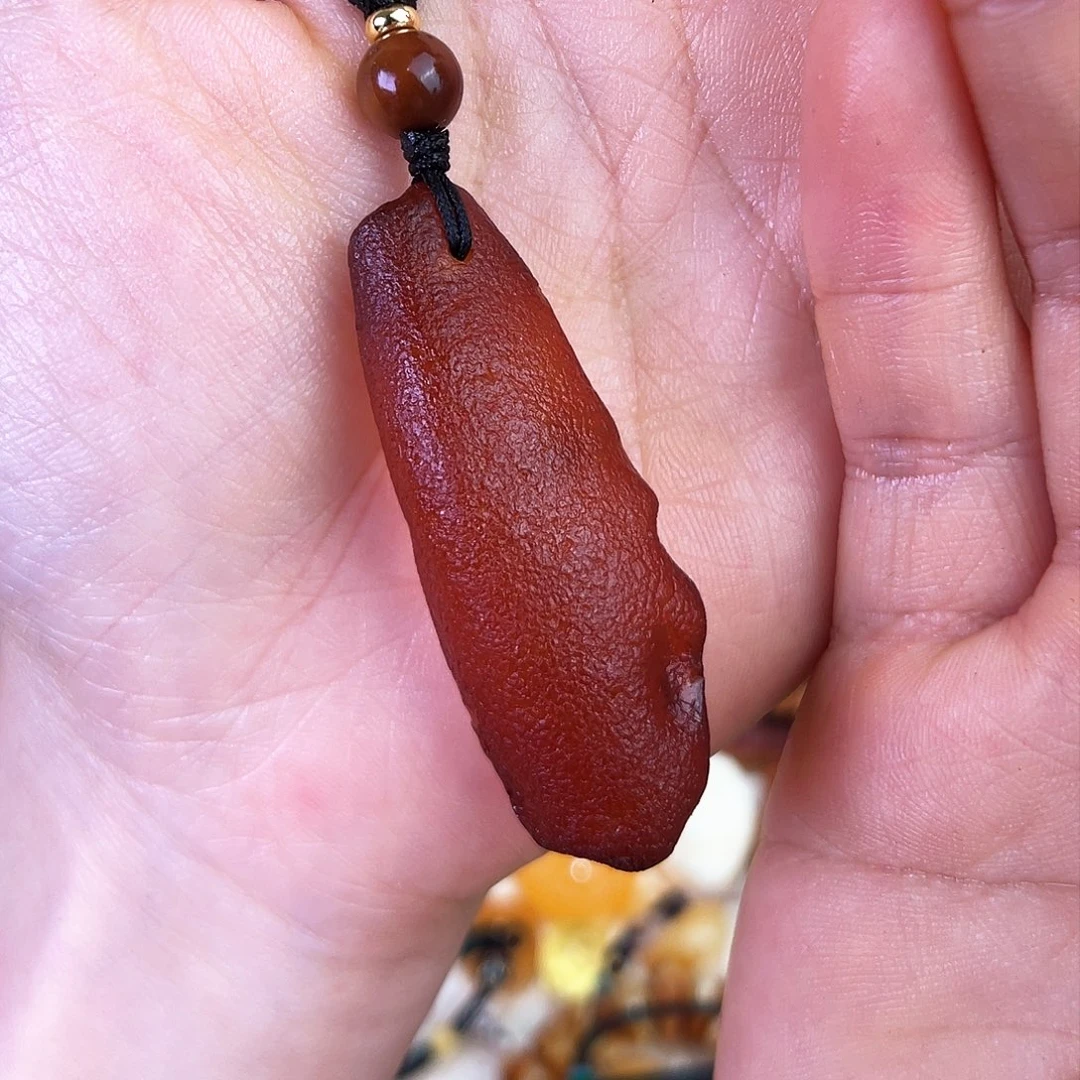 琥珀珠宝奇石未镶嵌，