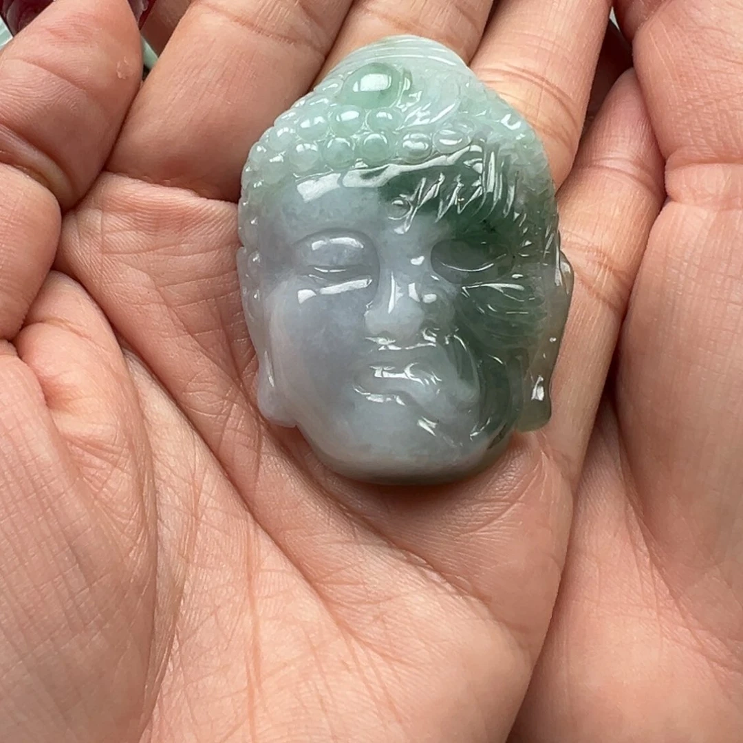 翡翠颈饰未镶嵌一念之间