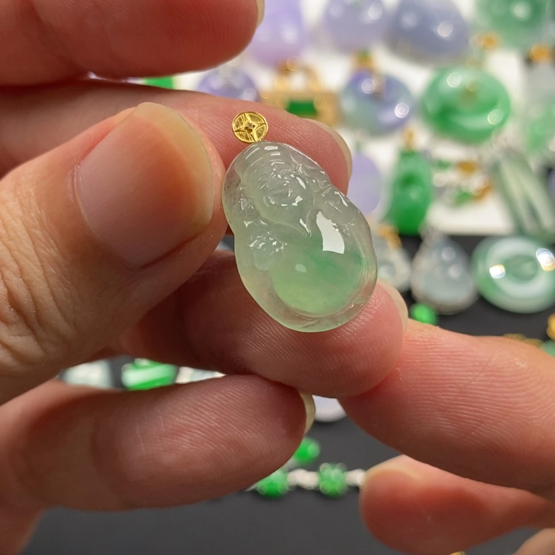 翡翠18K金镶嵌颈饰翡翠