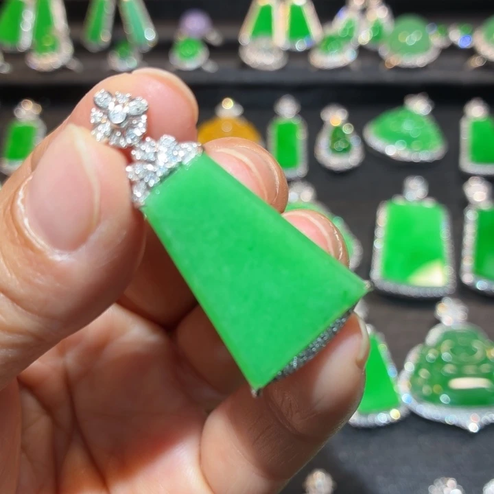 翡翠18K金镶嵌吊坠(不含链)翡翠