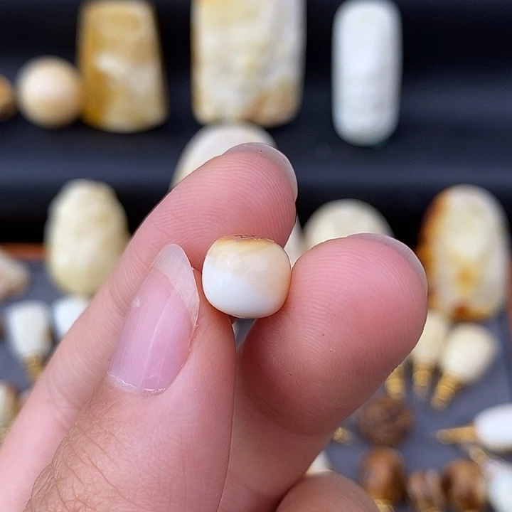琥珀未镶嵌裸石9老邢z58