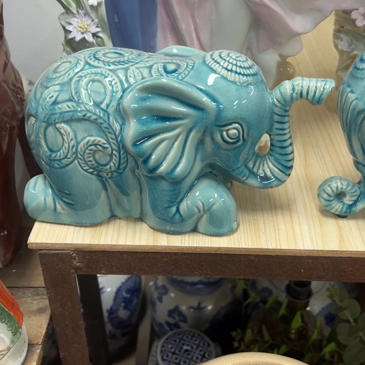 瓷片微瑕陶瓶。。。。。。。。。。。。。。。