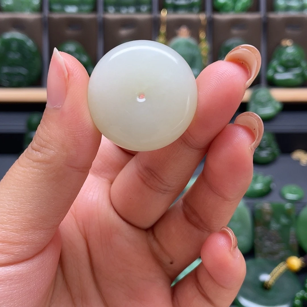 和田玉吊坠未镶嵌