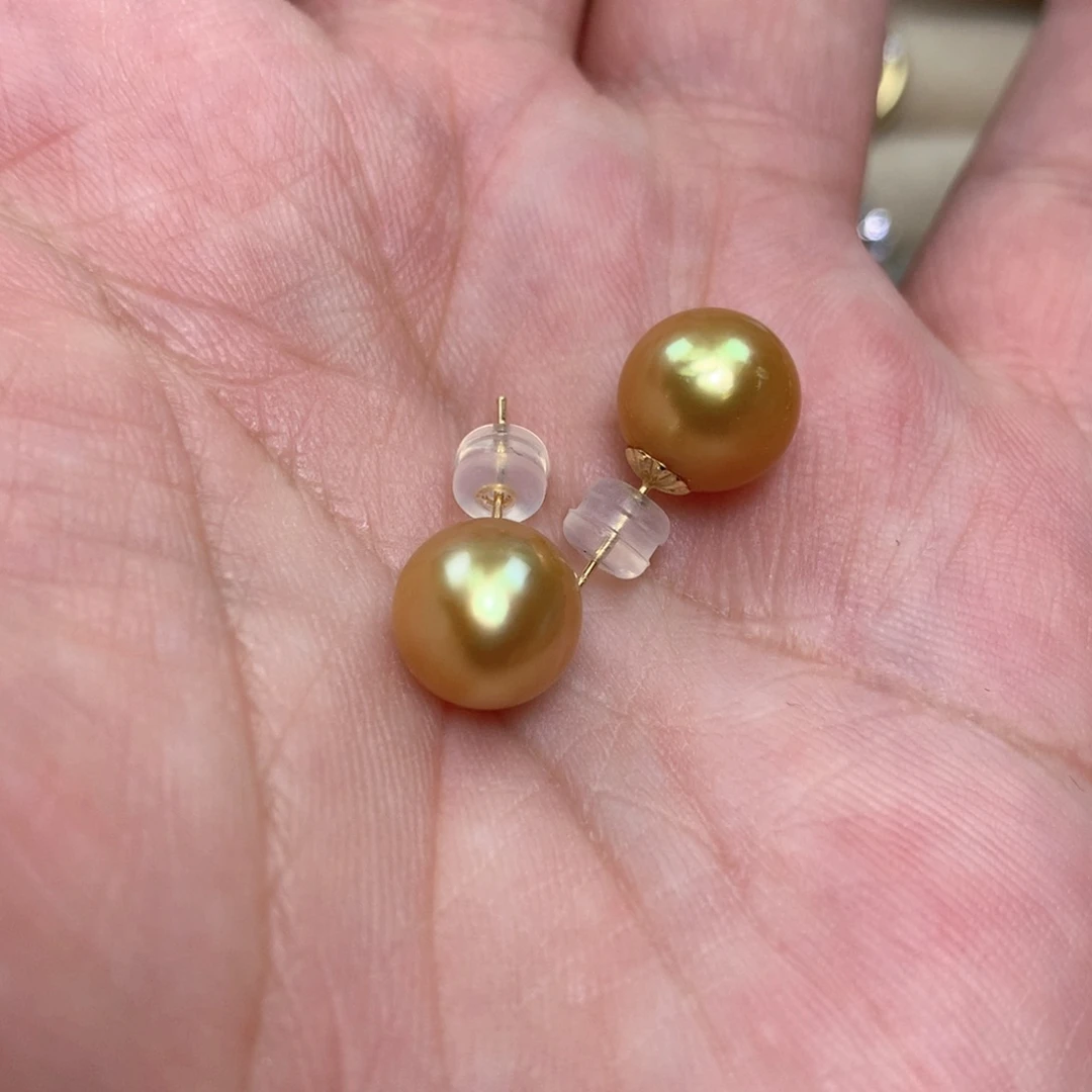 18K金镶嵌海水珍珠耳饰