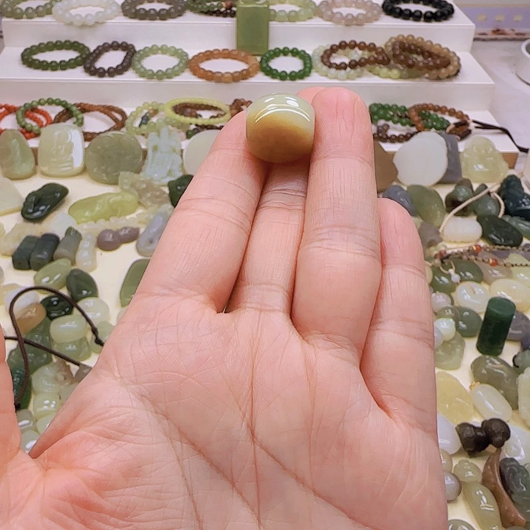 听***羽和田玉未镶嵌吊坠(赠链)皮绳