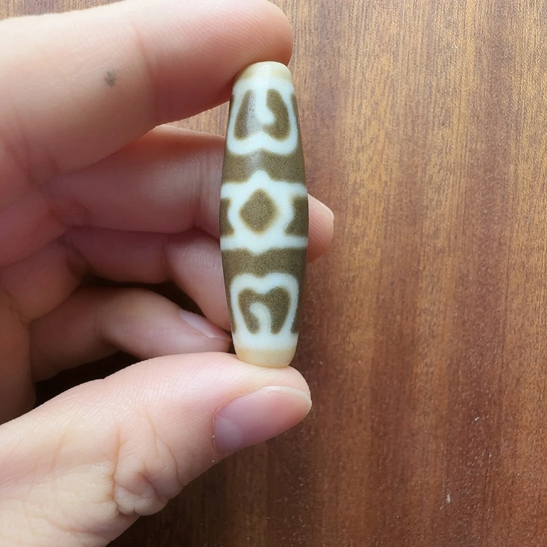 玛瑙/玉髓颈饰未镶嵌名**人