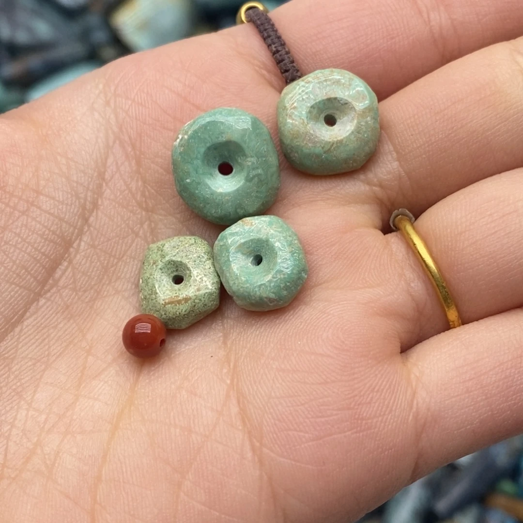 南红玛瑙未镶嵌珠宝奇石