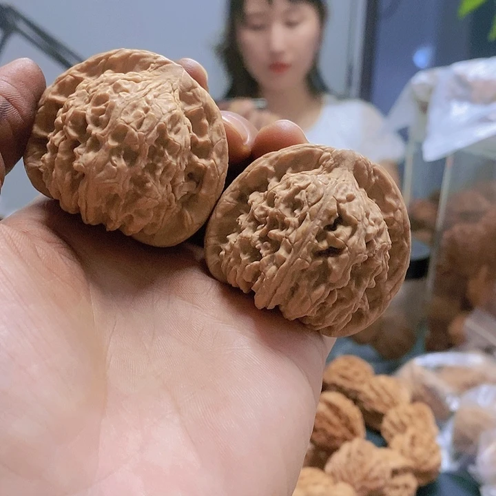 【闪购商品】把件文玩核桃46红狮子