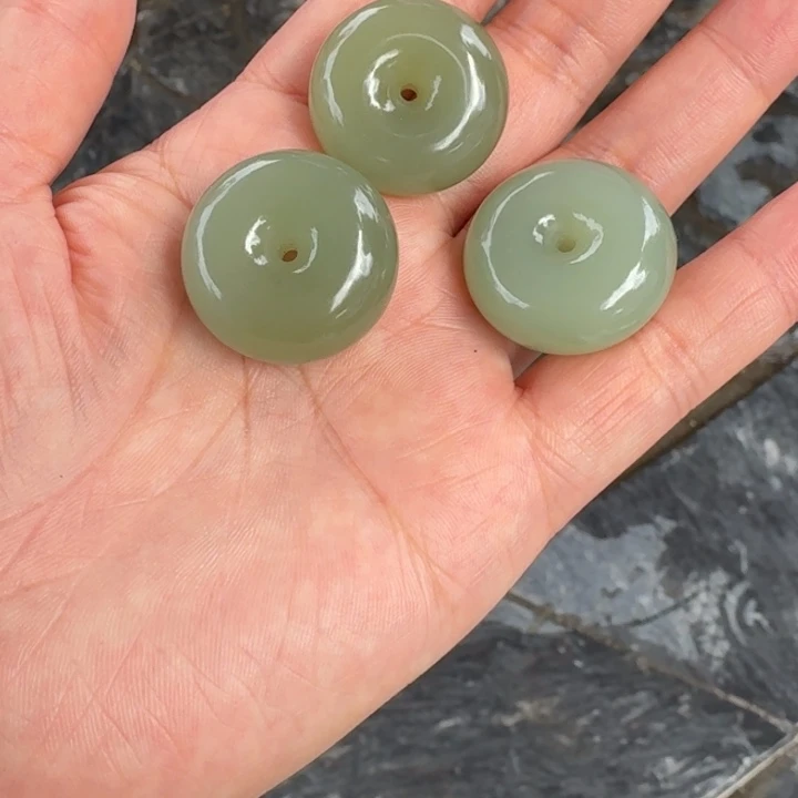 和田玉未镶嵌颈饰多样性发过拍一发一