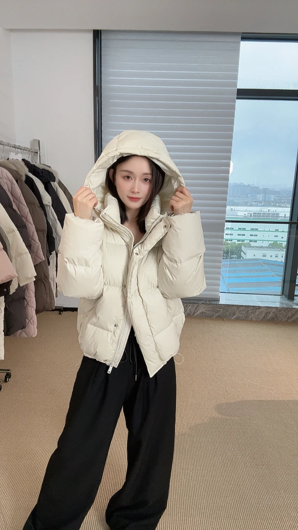 T w轻奢3015羽绒服蓬松保暖女连帽短款加厚韩版时尚休闲宽松