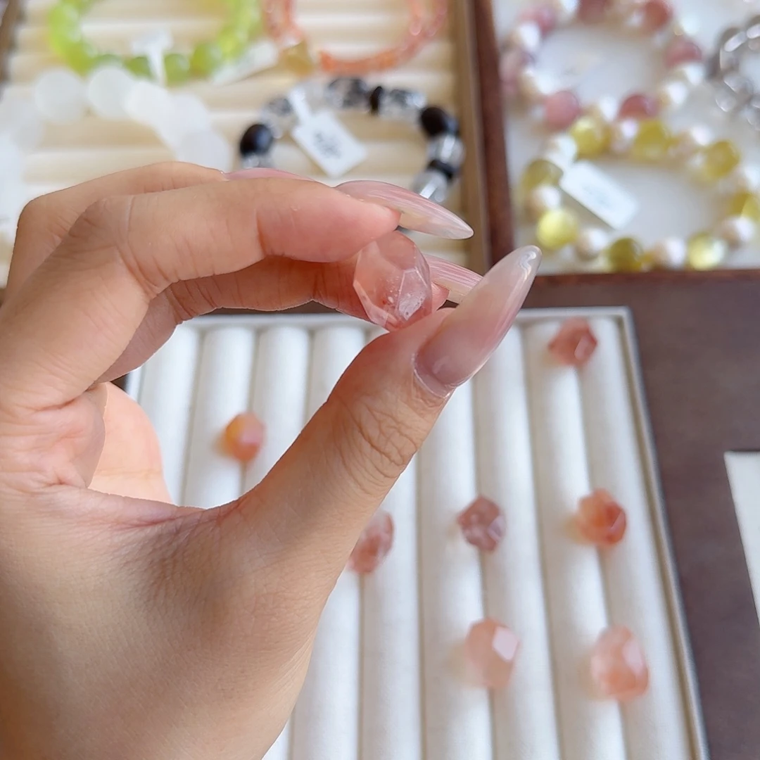 晚***晚水晶珠宝半成品未镶嵌打孔不退不换 拍下默认同意