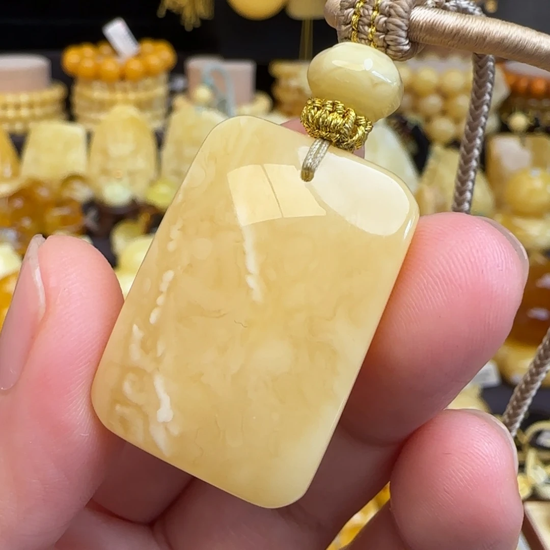 琥珀未镶嵌套链天然俄料蜜蜡无事牌吊坠