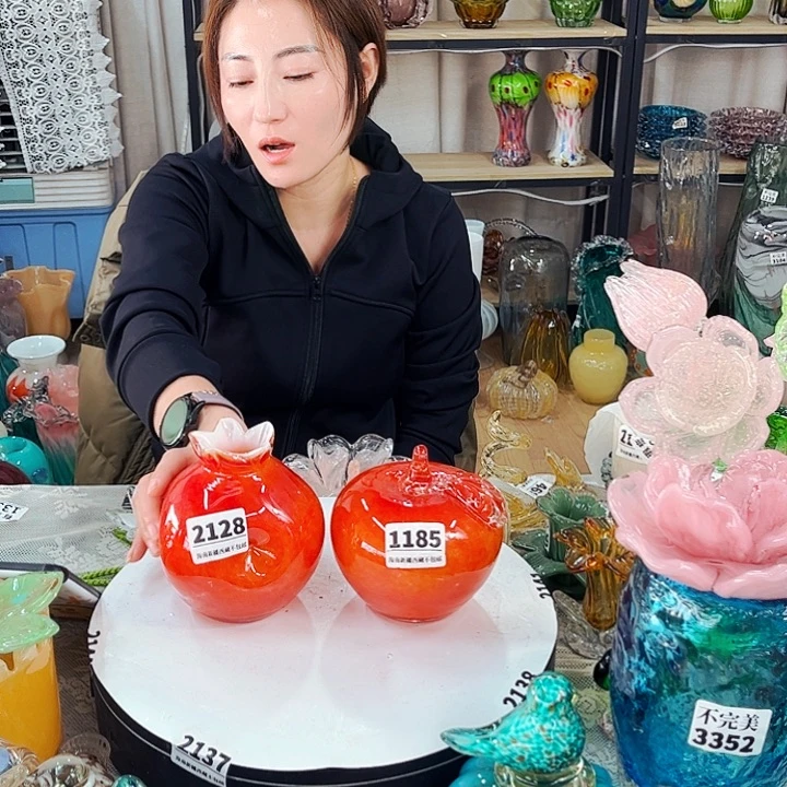 1石榴瓶1苹果 家悦琉璃工艺品