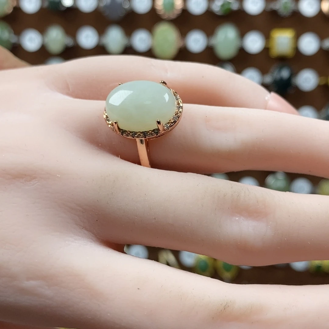 和田玉（青白玉）戒指合金