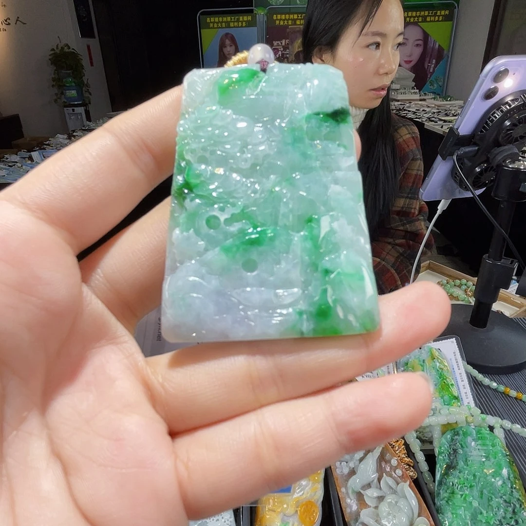 颈饰未镶嵌翡翠一