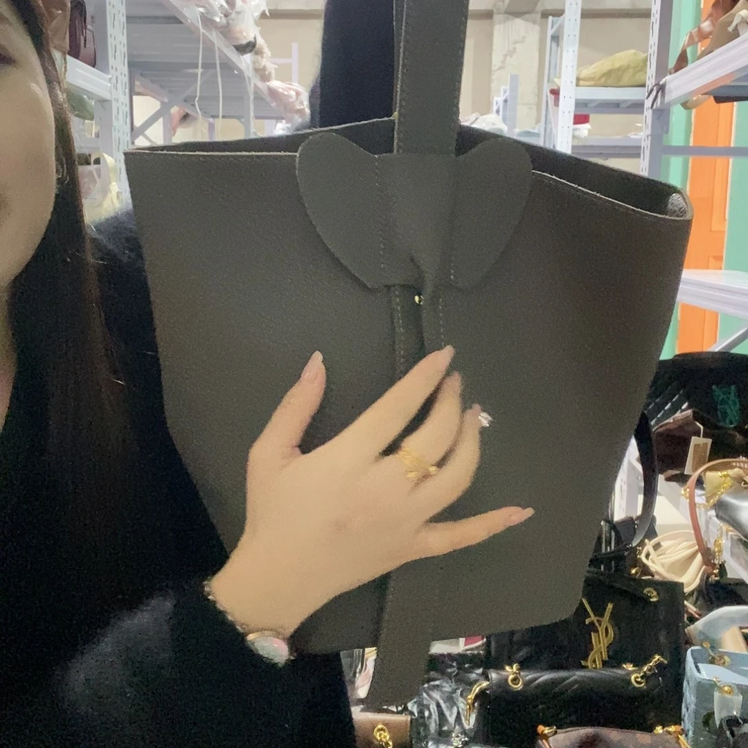 牛剖层皮革绵羊皮（革）羊皮（革）小牛剖层皮革