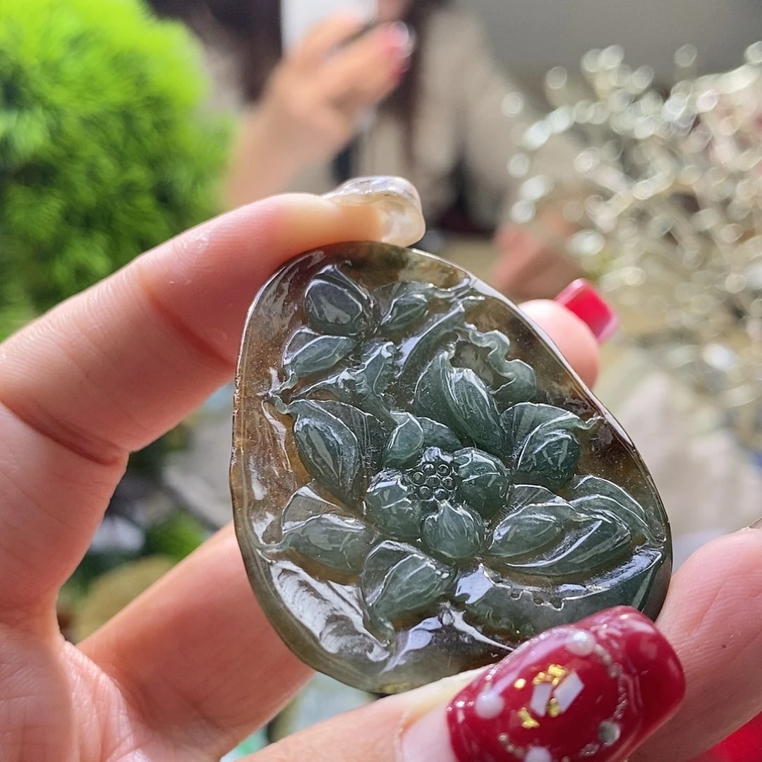 【闪购商品】翡翠颈饰未镶嵌花
