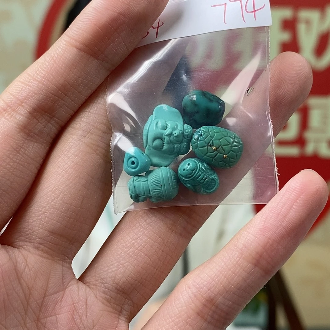 绿松石未镶嵌珠宝奇石