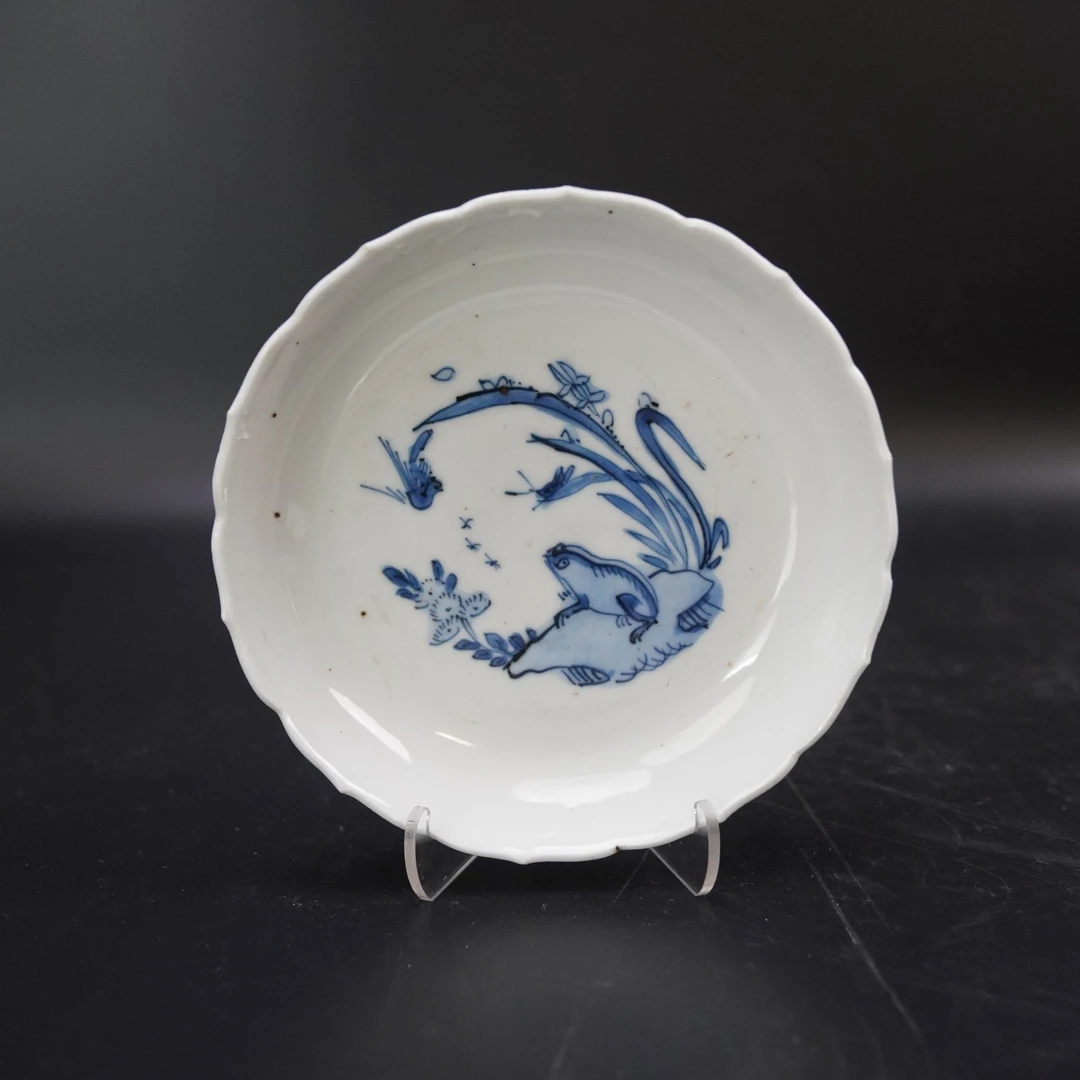 Lot.25120081明晚期青花金蟾花鸟葵口盘 直径：约13.5cm