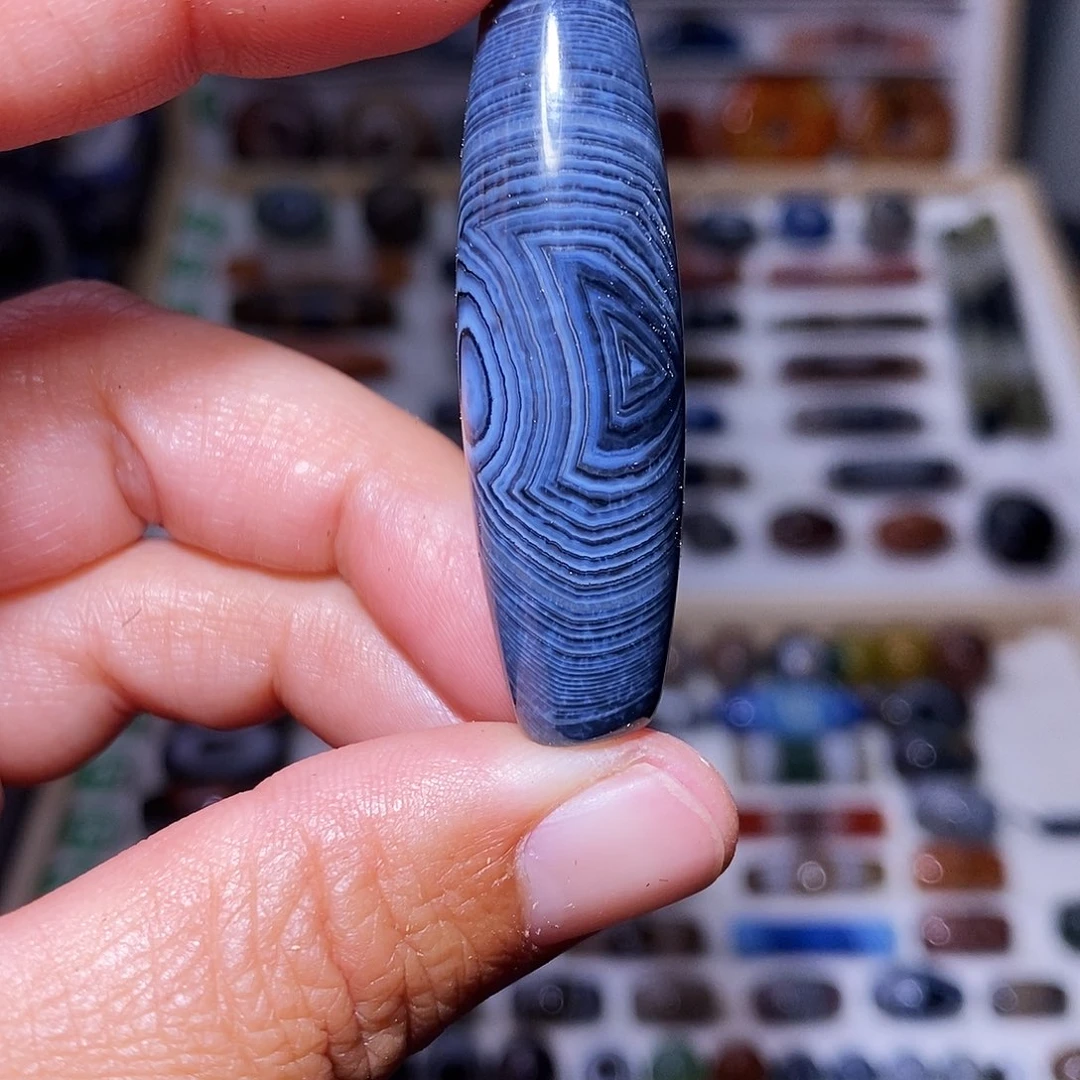 琥珀未镶嵌吊坠……