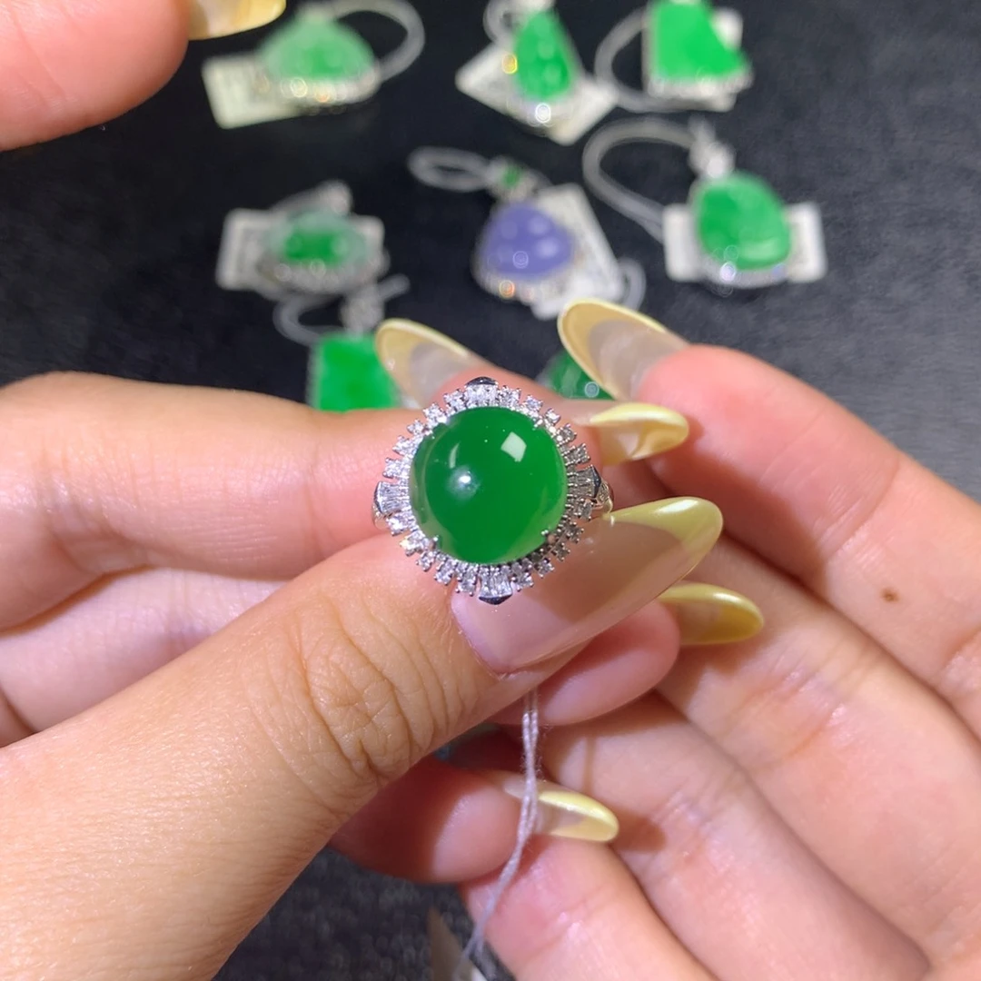 翡翠戒指18K金镶嵌兔***菜两用款
