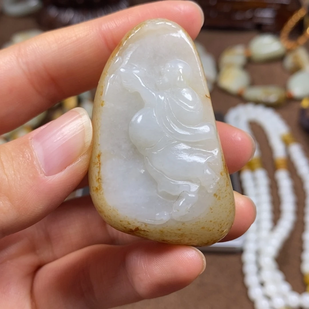 和田玉未镶嵌把件